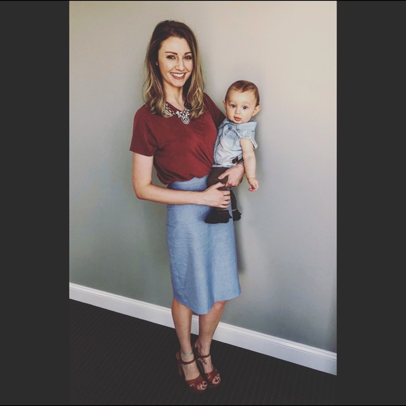 Meet your Posher, Amanda - Picture 2 of 9